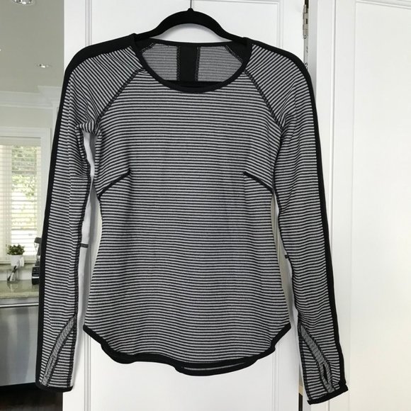 Lululemon Runder Under Black and White Long Sleeve - Picture 6 of 7